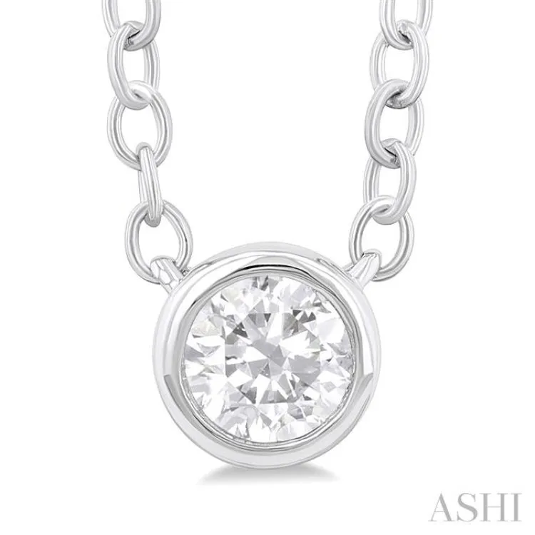 1/6 Ctw Petite Bezel Set Round Cut Diamond Fashion Pendant With Chain in 10K White Gold