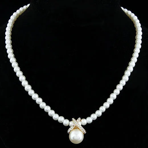 17KM Korean Fashion Imitation Pearls Cute Rhinestone Pendant Necklace Hot Sale Jewelry For Women Wholesale