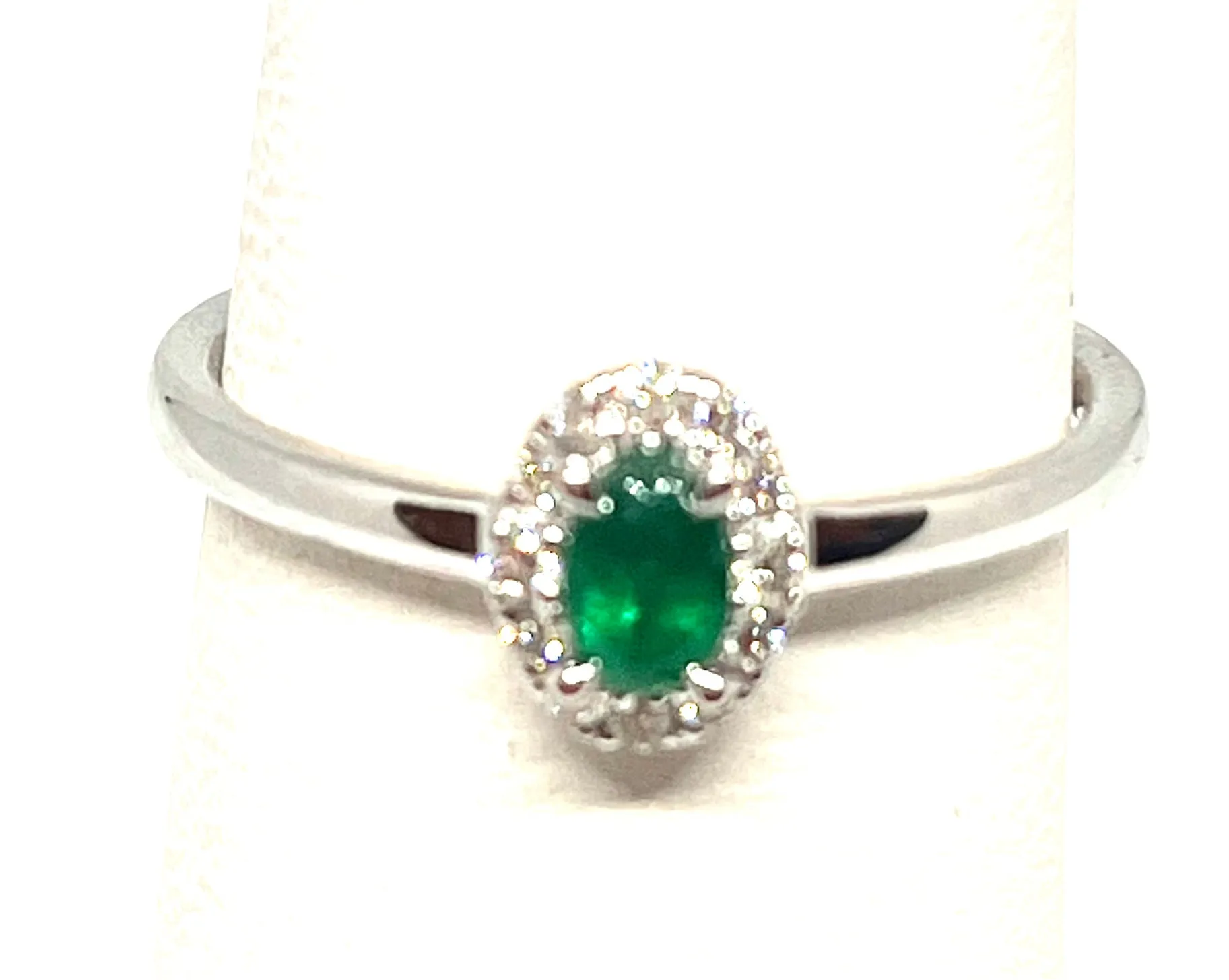 18kt White Gold Natural Emerald and Diamond Ring