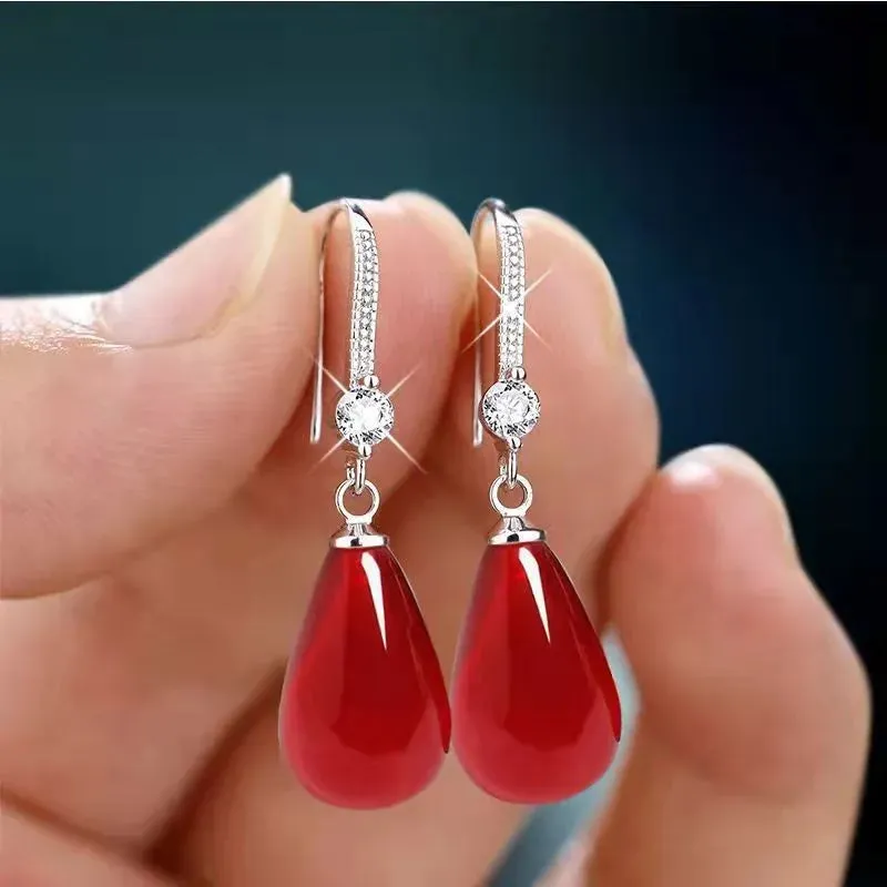 2023 Elegant and Fashionable Women's Water Drop Imitation Pearl Earrings Red and White Round Oval Wedding Jewelry Birthday Gifts