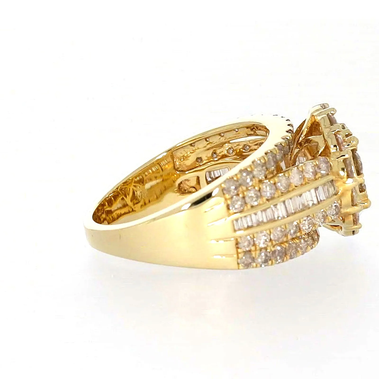 9ct Yellow Gold Round Brilliant Cut with 3 CARAT tw of Diamonds Ring