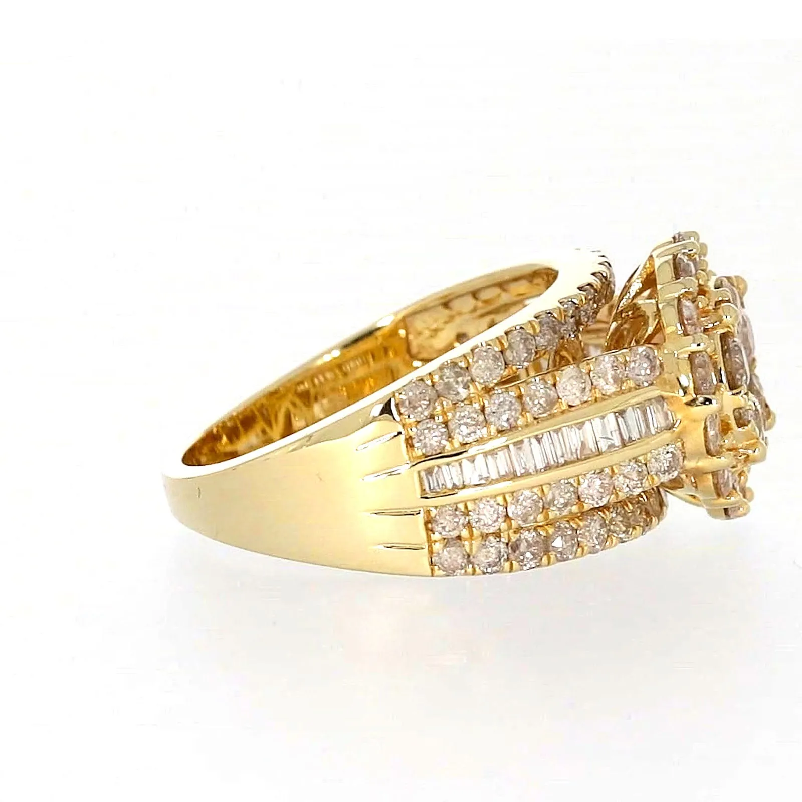 9ct Yellow Gold Round Brilliant Cut with 3 CARAT tw of Diamonds Ring