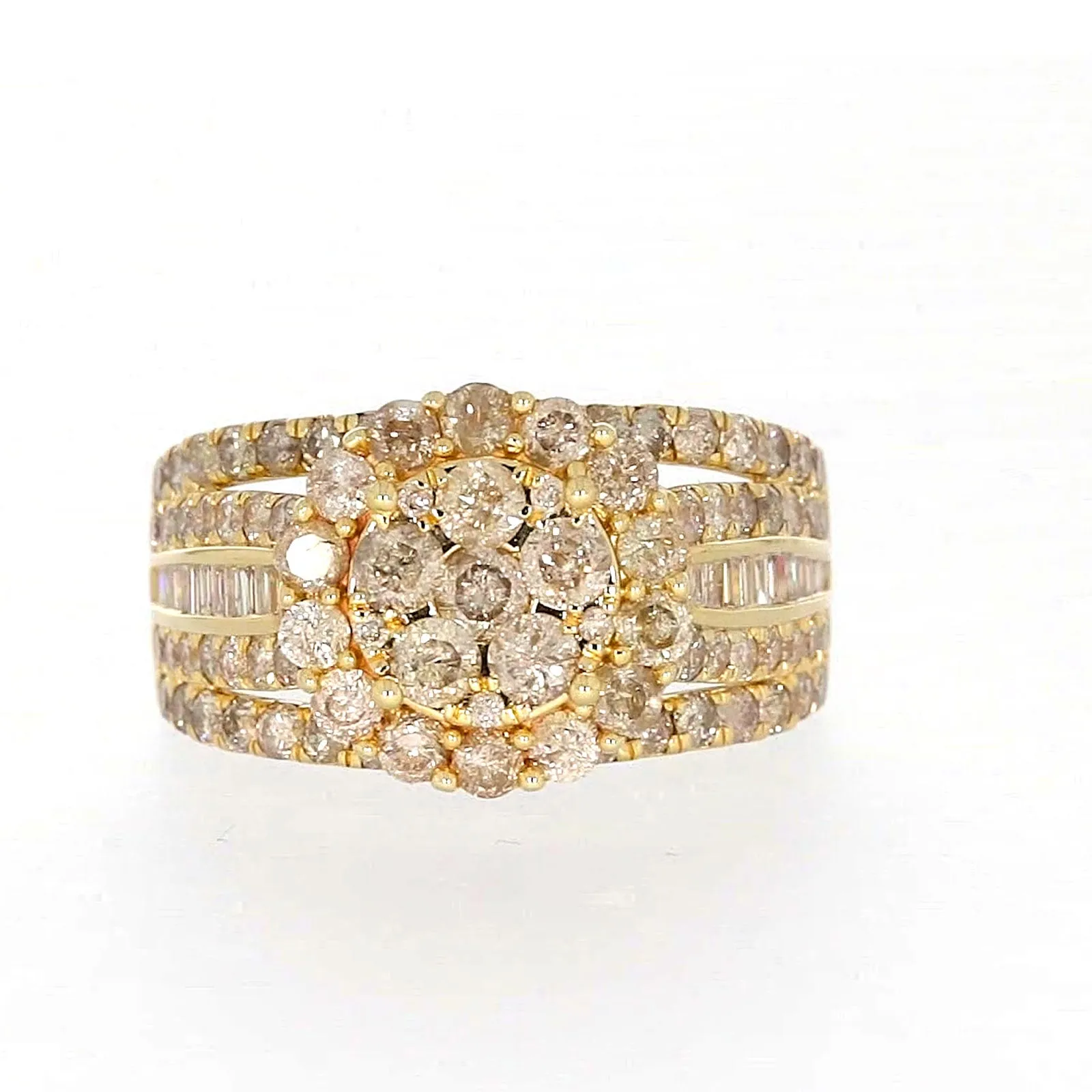 9ct Yellow Gold Round Brilliant Cut with 3 CARAT tw of Diamonds Ring