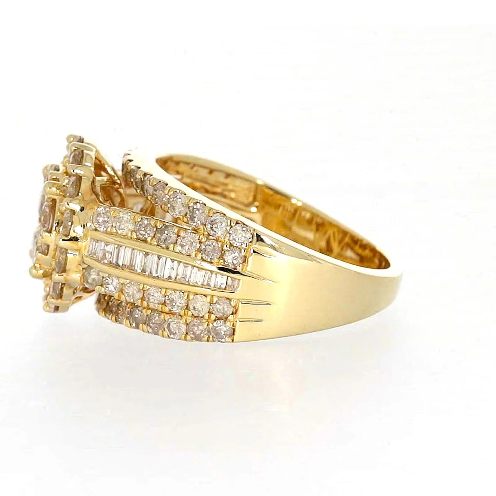 9ct Yellow Gold Round Brilliant Cut with 3 CARAT tw of Diamonds Ring