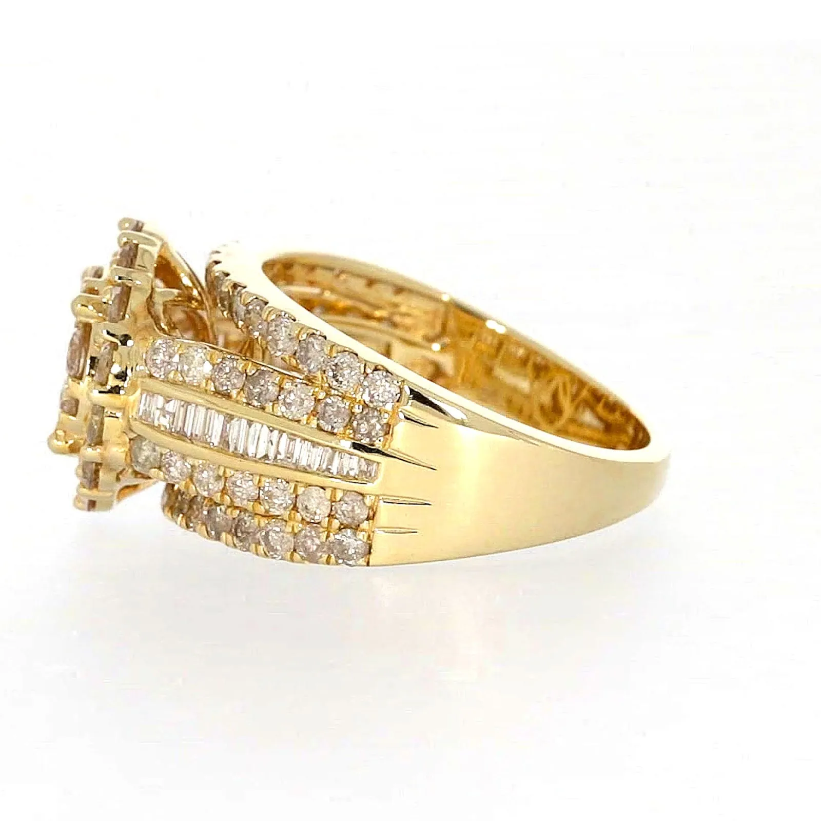 9ct Yellow Gold Round Brilliant Cut with 3 CARAT tw of Diamonds Ring