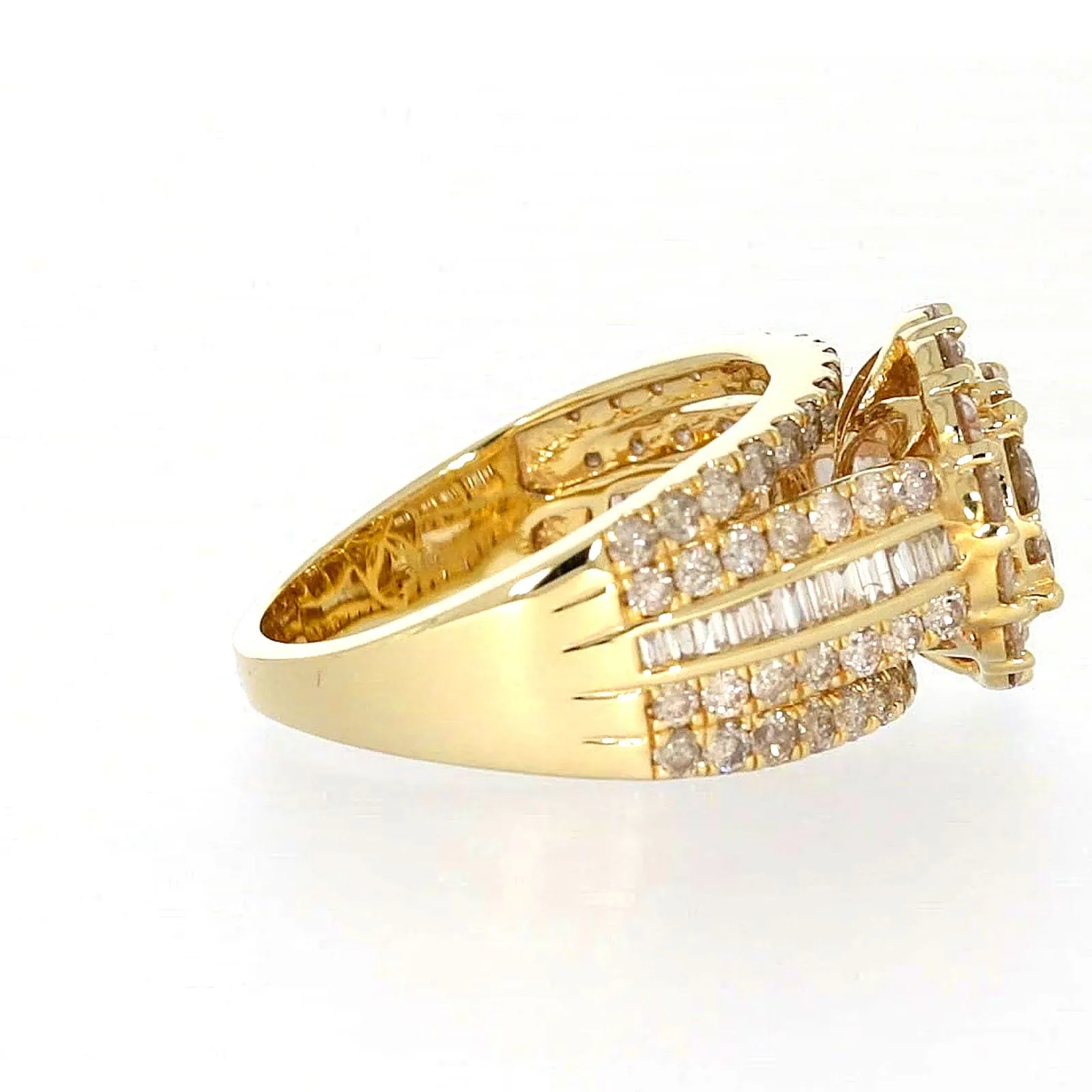 9ct Yellow Gold Round Brilliant Cut with 3 CARAT tw of Diamonds Ring