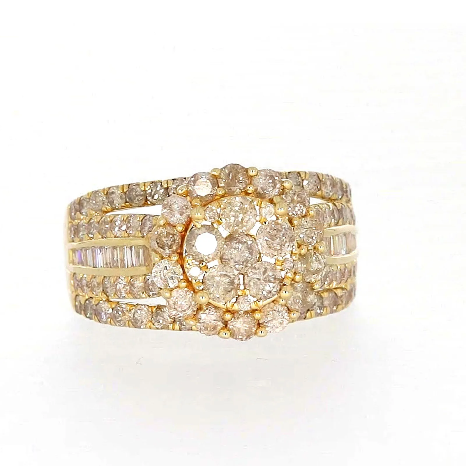 9ct Yellow Gold Round Brilliant Cut with 3 CARAT tw of Diamonds Ring