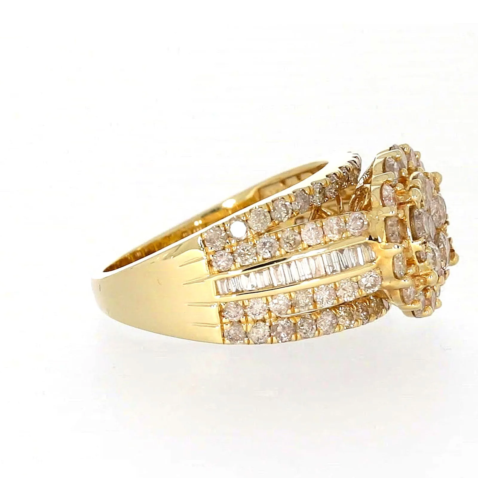 9ct Yellow Gold Round Brilliant Cut with 3 CARAT tw of Diamonds Ring