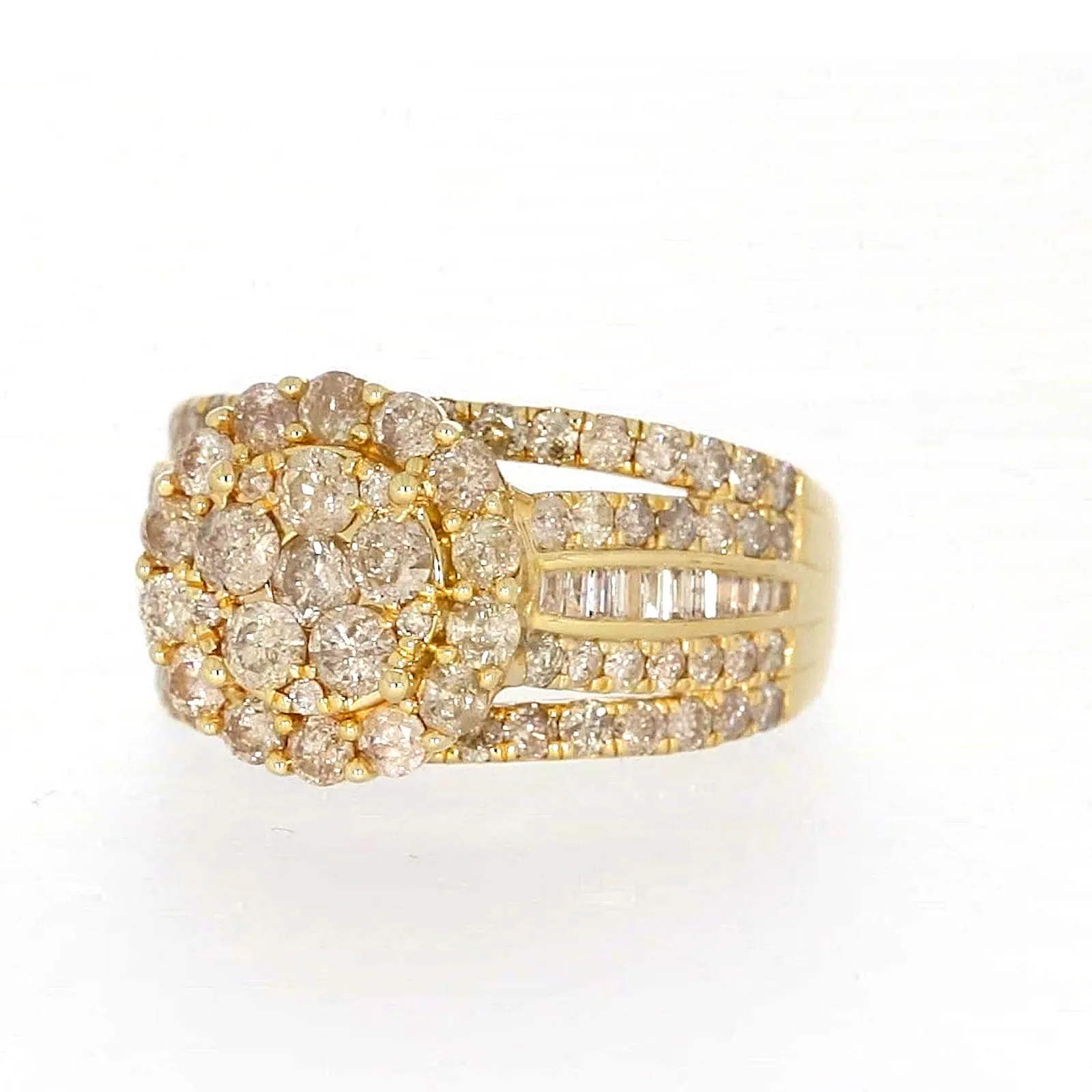 9ct Yellow Gold Round Brilliant Cut with 3 CARAT tw of Diamonds Ring