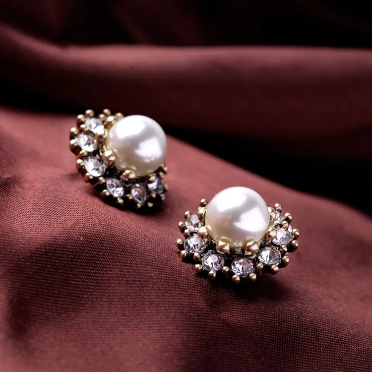 Ethnic Pearl Crystal Flower Stud Earring