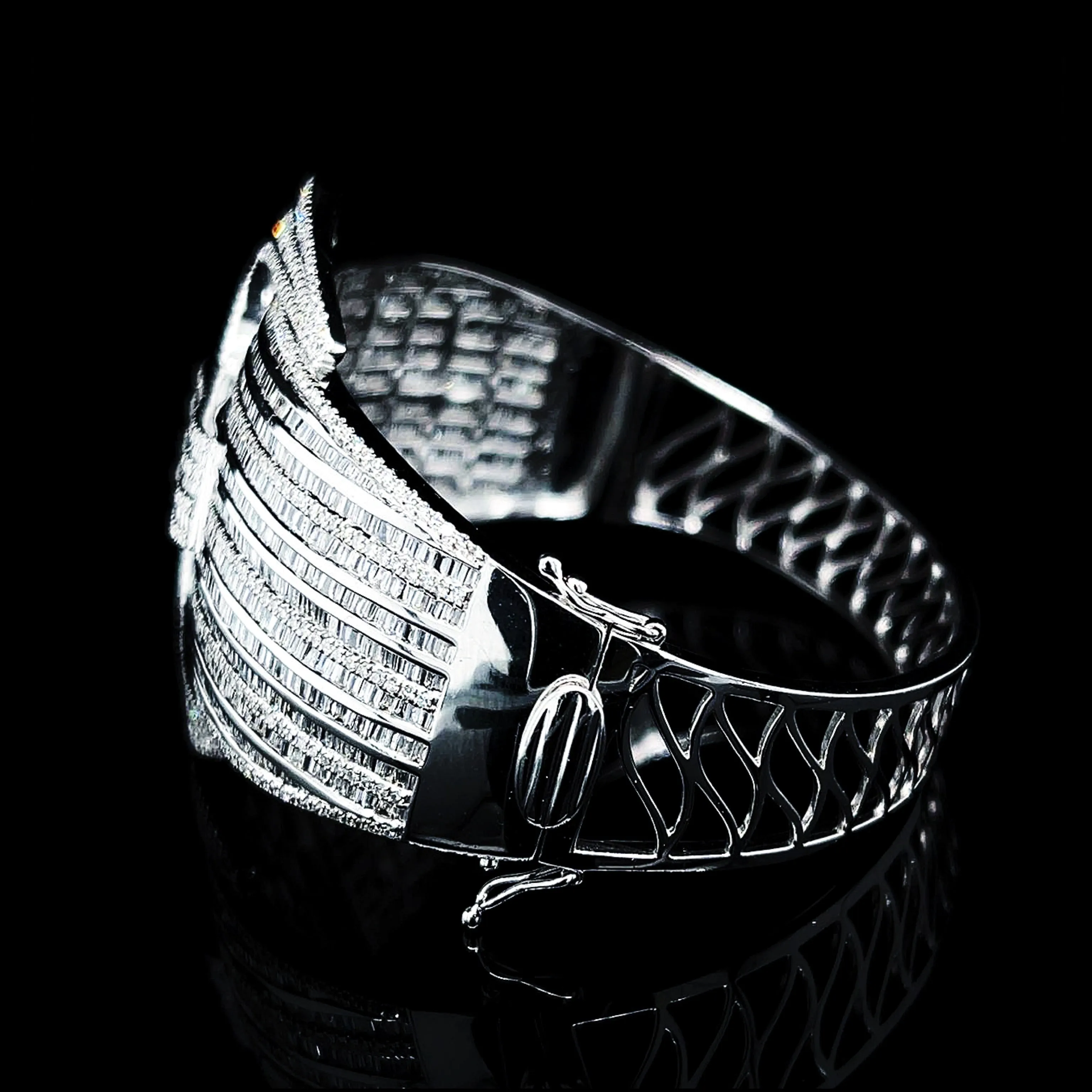 PREORDER | Belt Design Paved Bracelet Diamond Bangle 14kt