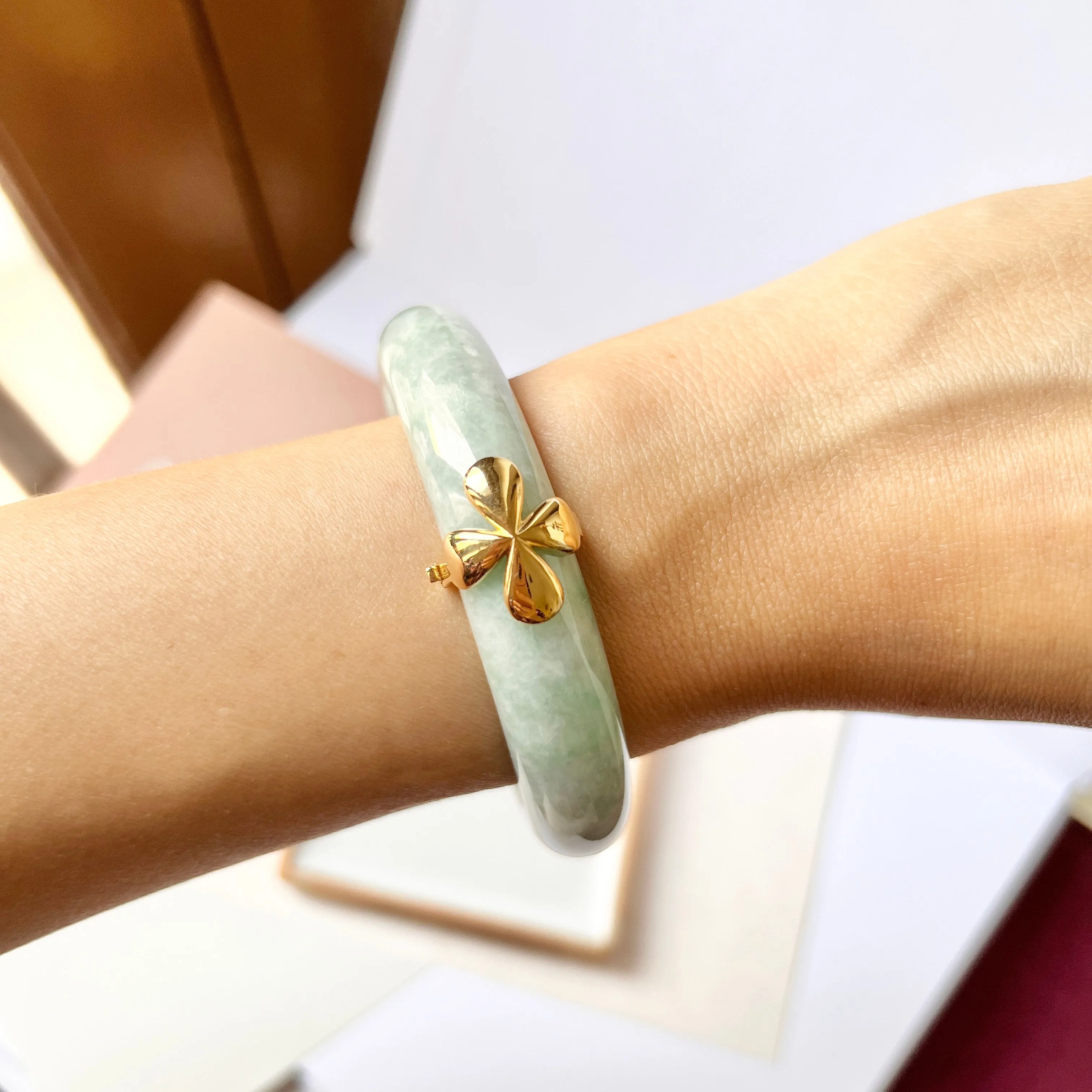 SOLD OUT: 55.1mm A-Grade Natural Light Green Jadeite Modern Round Bangle with V.Petals Embellishment No.151974