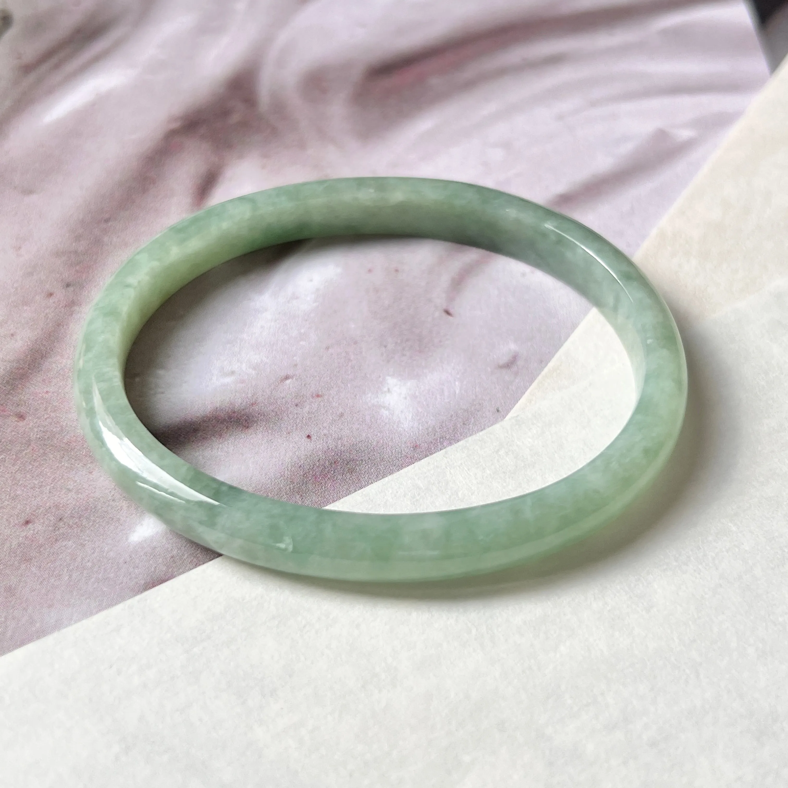 SOLD OUT: 55.6mm A-Grade Natural Green Jadeite Modern Oval Bangle No.151794