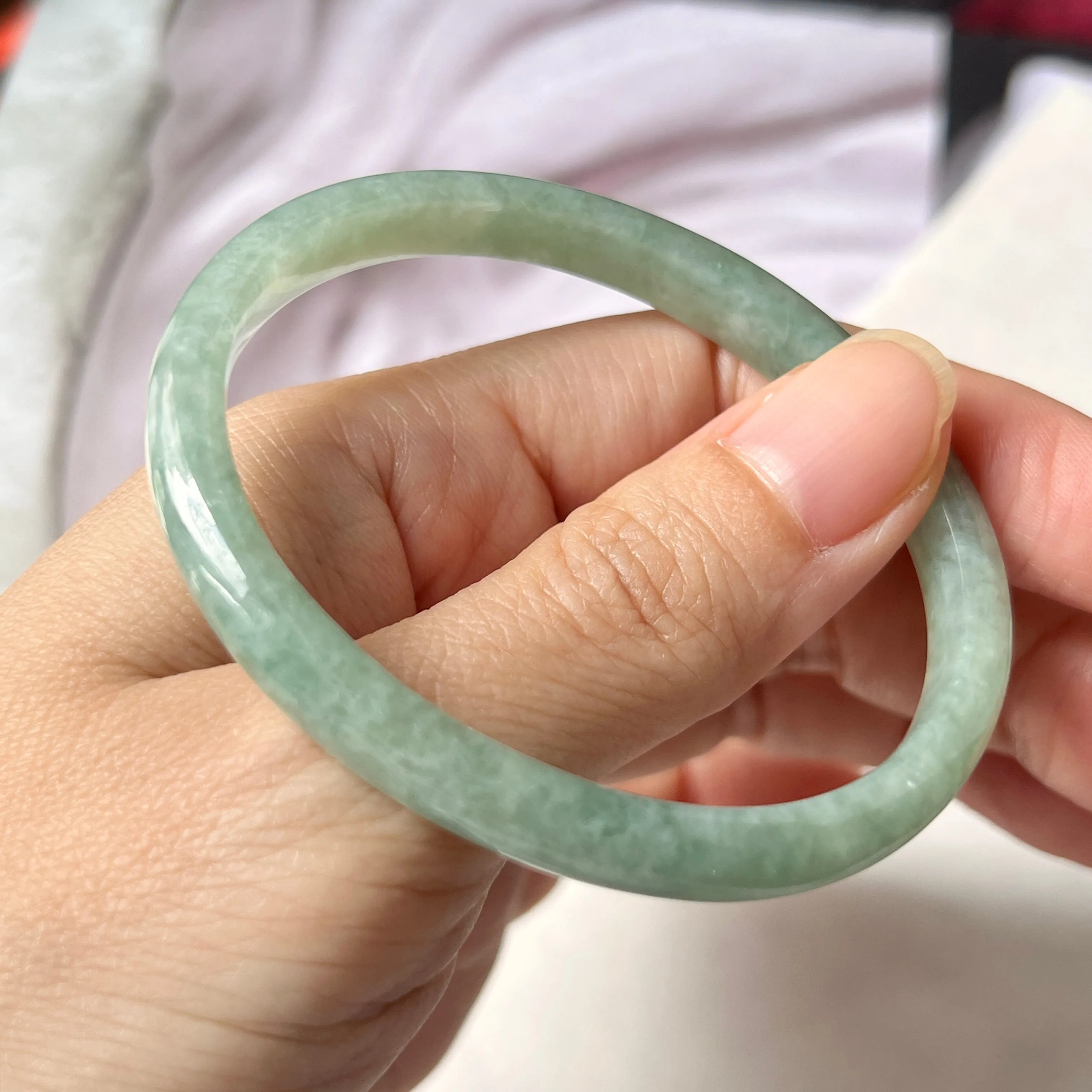 SOLD OUT: 55.6mm A-Grade Natural Green Jadeite Modern Oval Bangle No.151794