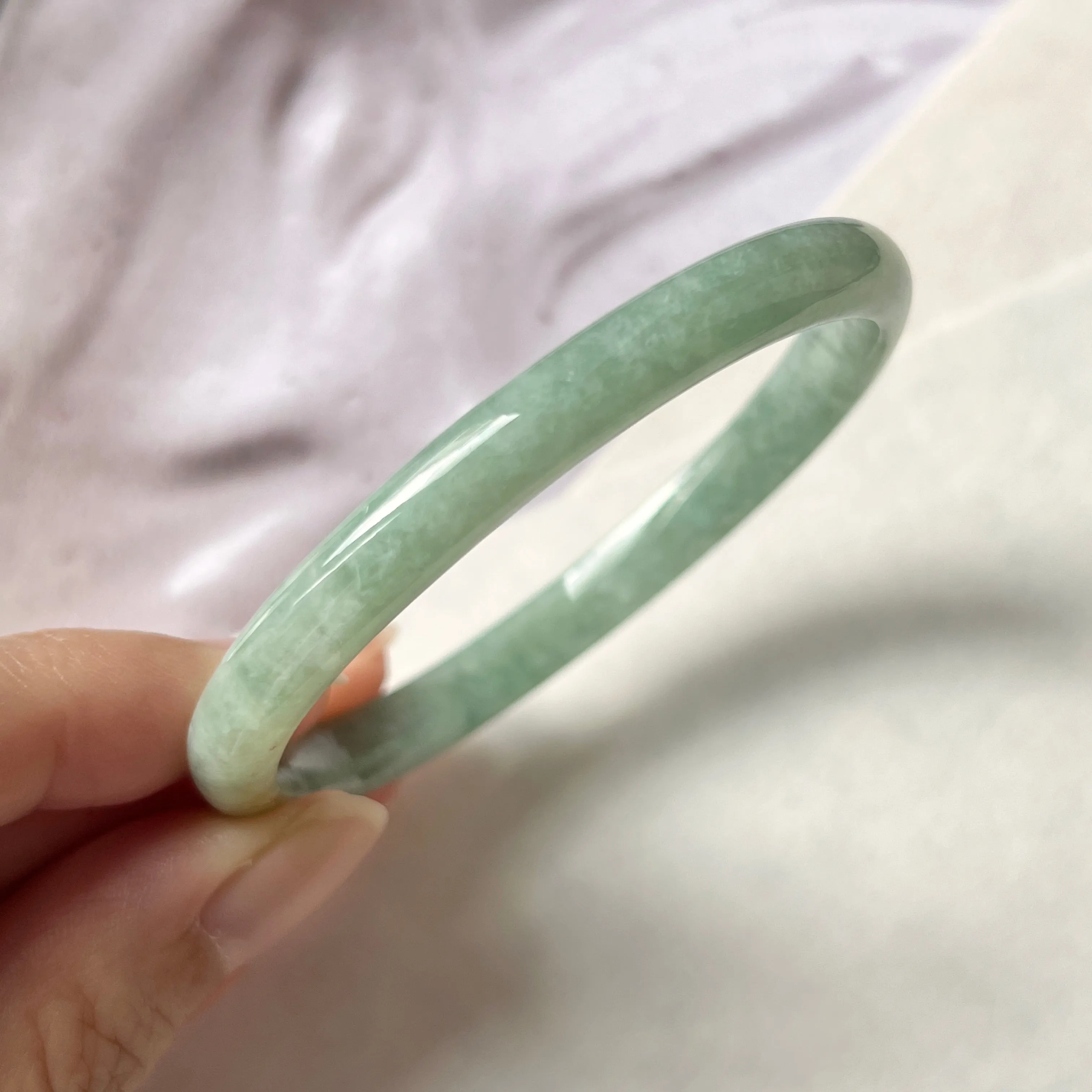 SOLD OUT: 55.6mm A-Grade Natural Green Jadeite Modern Oval Bangle No.151794