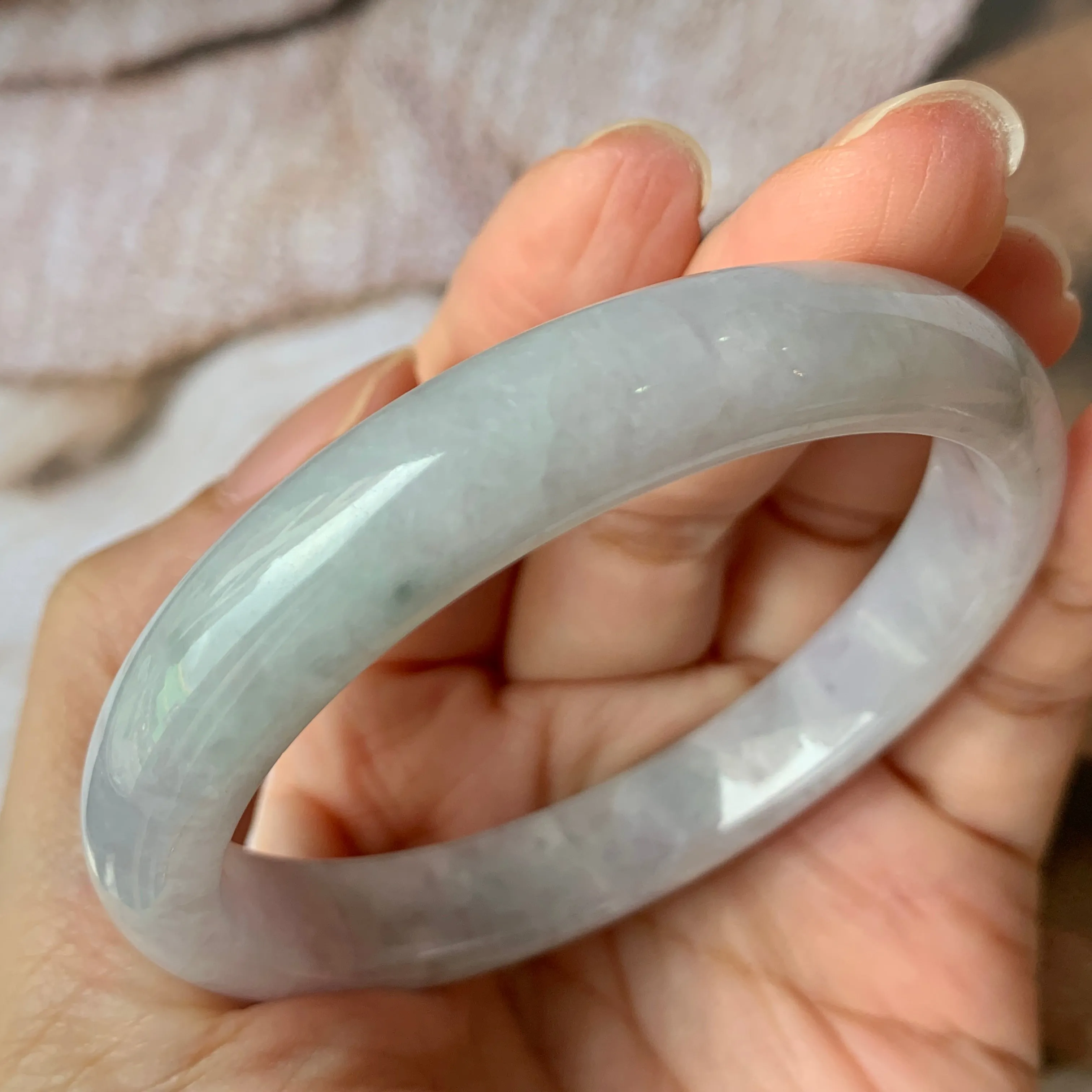 SOLD OUT: 56mm A-Grade Natural Lavender Jadeite Modern Round Bangle No. 330068