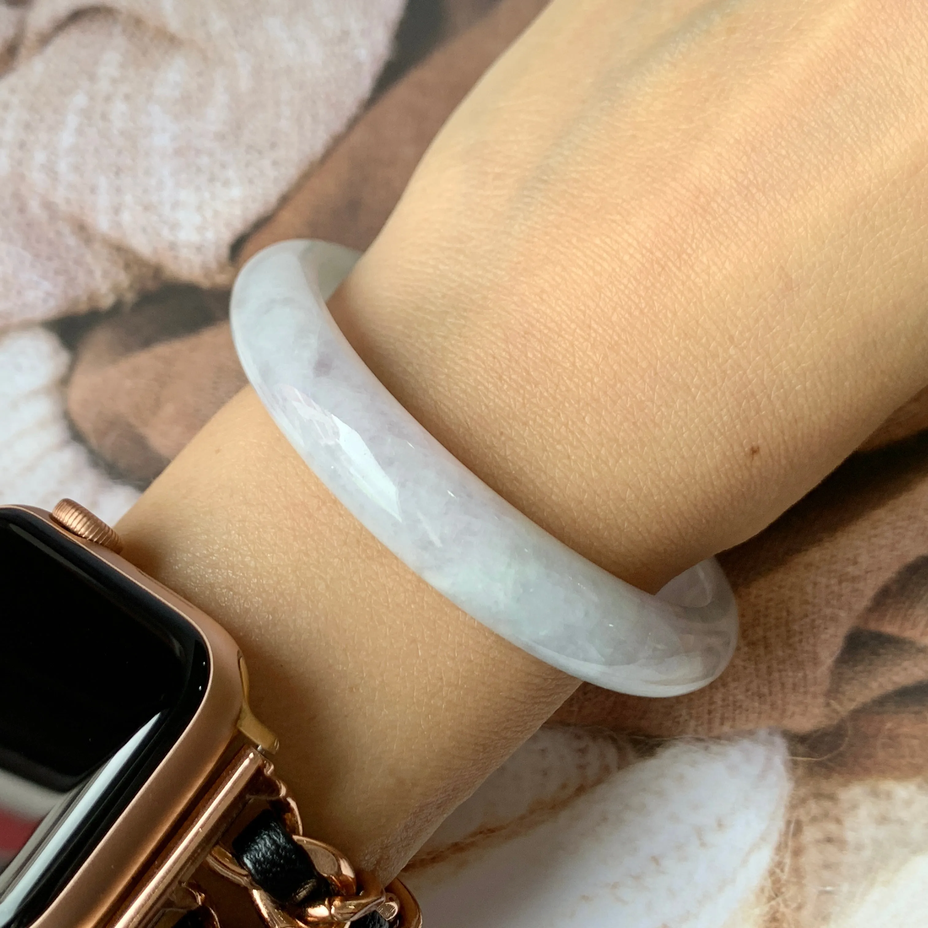 SOLD OUT: 56mm A-Grade Natural Lavender Jadeite Modern Round Bangle No. 330068