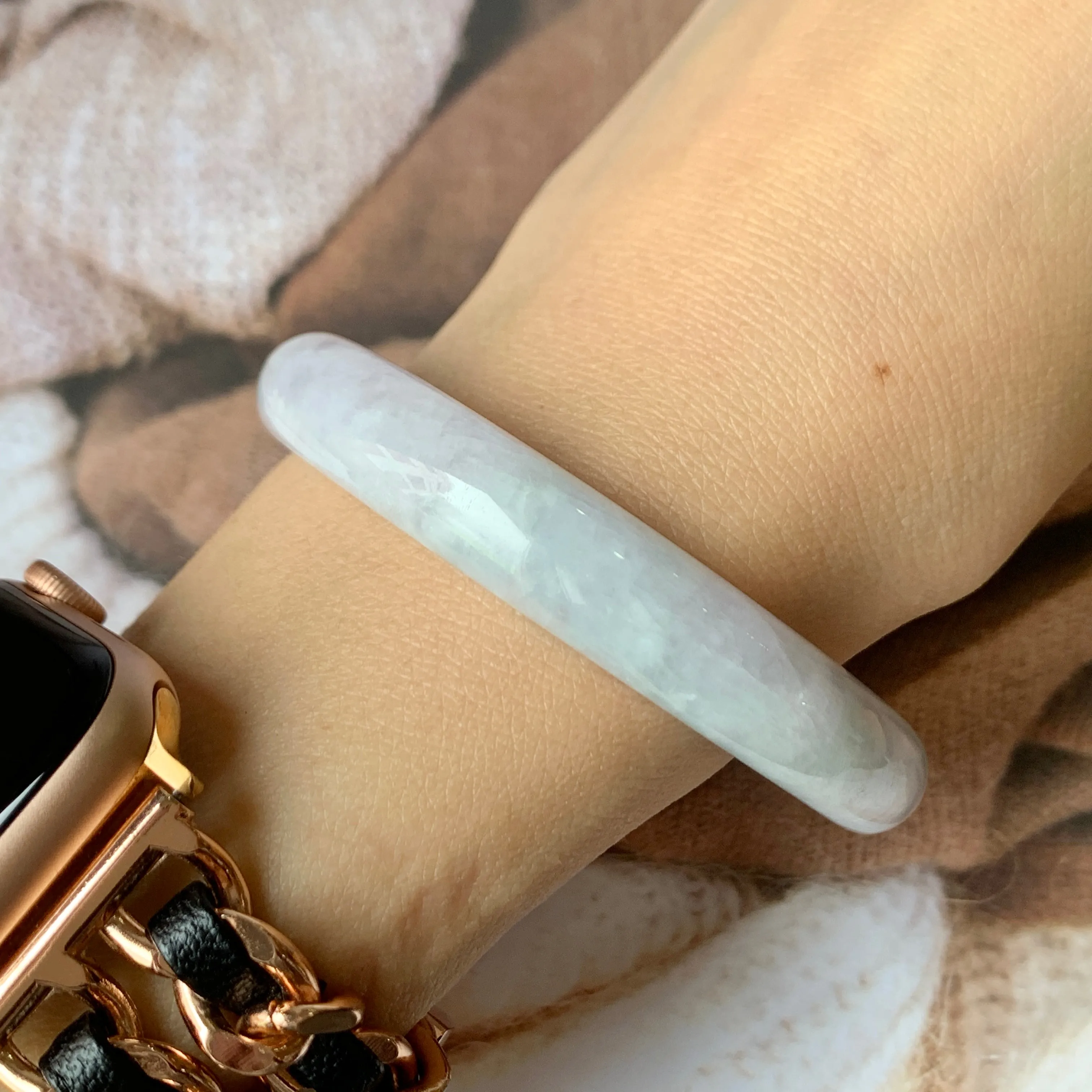 SOLD OUT: 56mm A-Grade Natural Lavender Jadeite Modern Round Bangle No. 330068