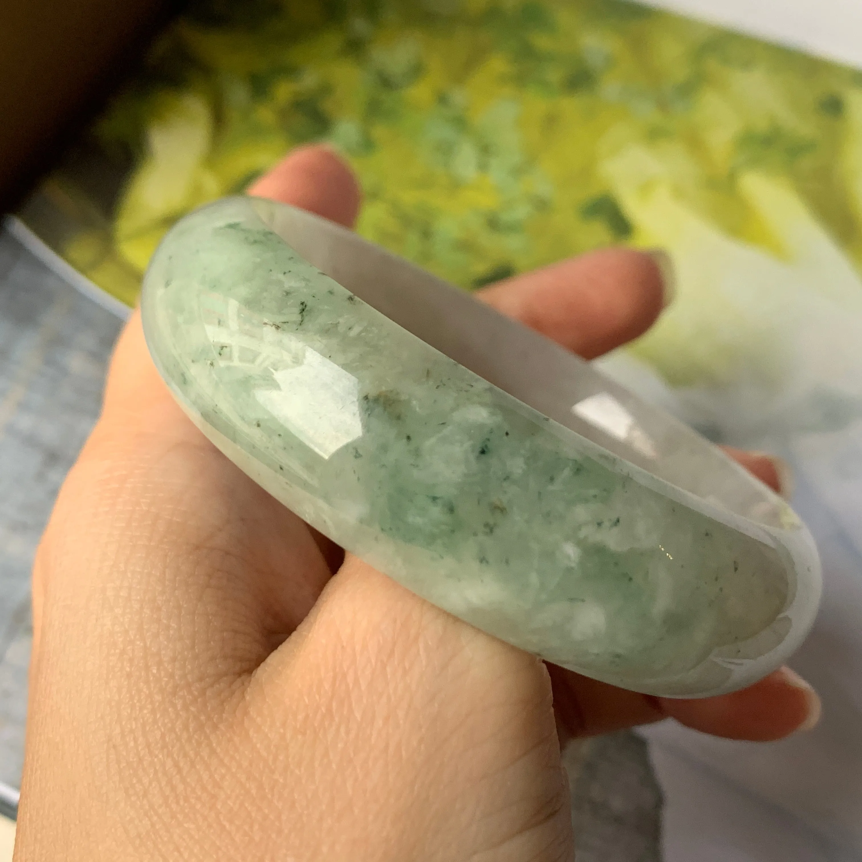 SOLD OUT: 57.6mm A-Grade Natural Light Green Jadeite Modern Round Bangle No.151896