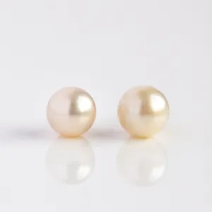 Solid Gold Essential Pearl Studs