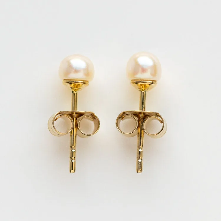 Solid Gold Essential Pearl Studs