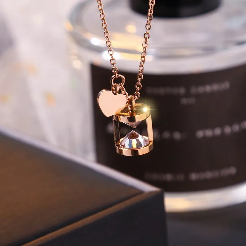 Stainless Steel Heart Hourglass Necklace For Women Rose Gold Color Short Necklaces & Pendants Fashion Jewelry