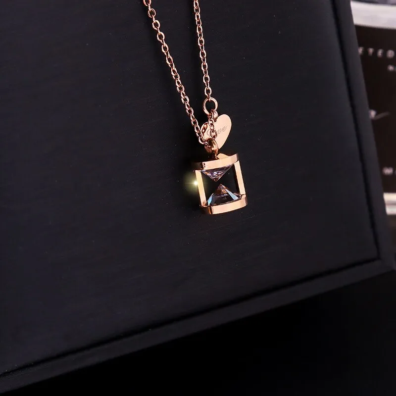 Stainless Steel Heart Hourglass Necklace For Women Rose Gold Color Short Necklaces & Pendants Fashion Jewelry